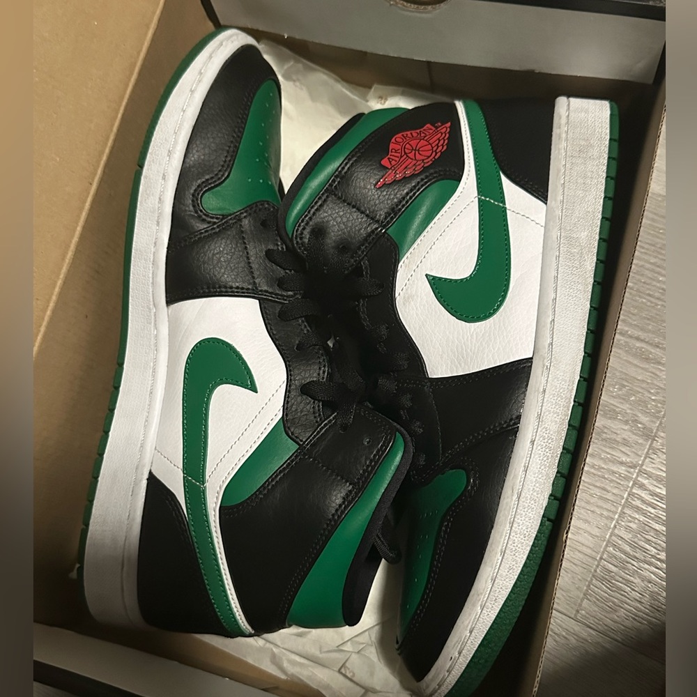 Air Jordan 1 Mid GS 'Black Pine Green' size 10.5 USED